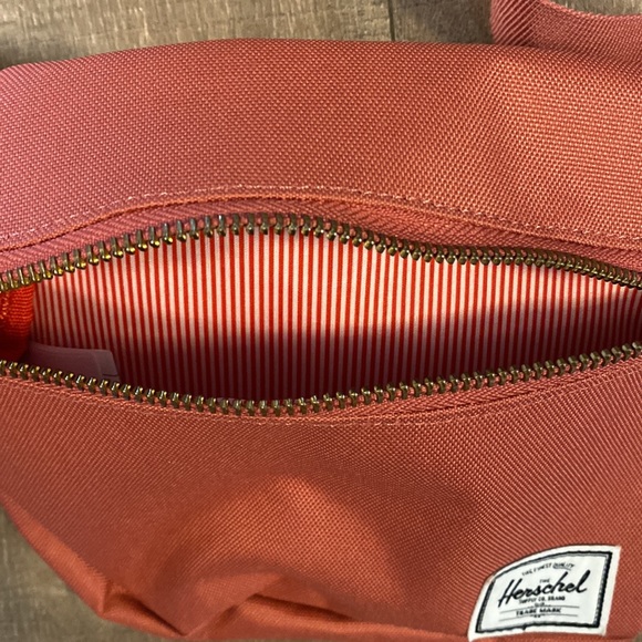 Herschel cross body bag. - Picture 2 of 3